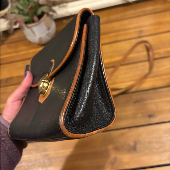Small Vintage Dooney & Bourke Leather Crossbody Bag - Picture 3 of 10